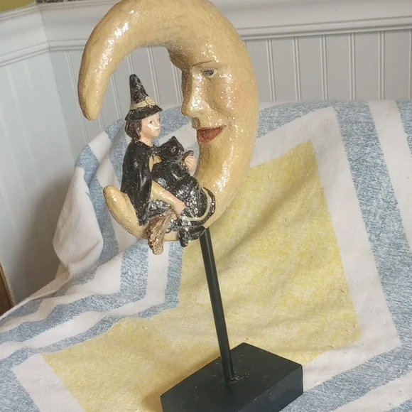 Halloween Witch on Moon Sculpture - Picture 6 of 6